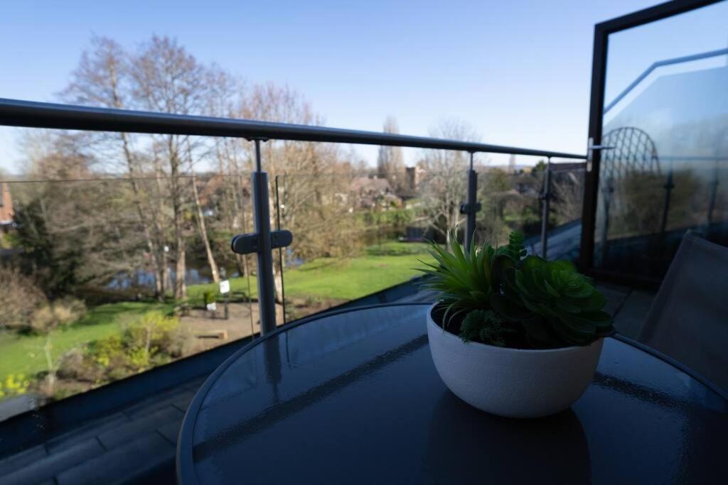 Surrey Hills Escape: Riverside Walks & Quick Links Godalming Exterior foto